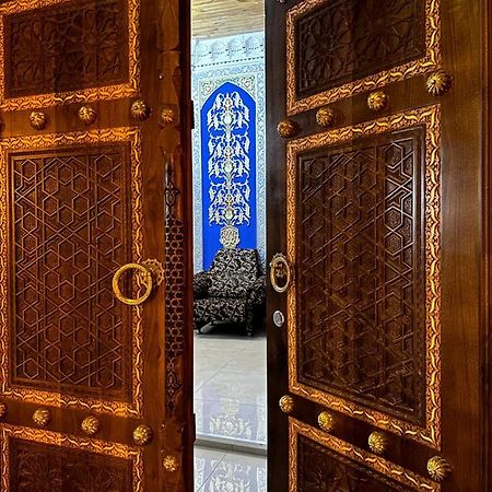 בוקורו Antique Hotel In Old Town מראה חיצוני תמונה