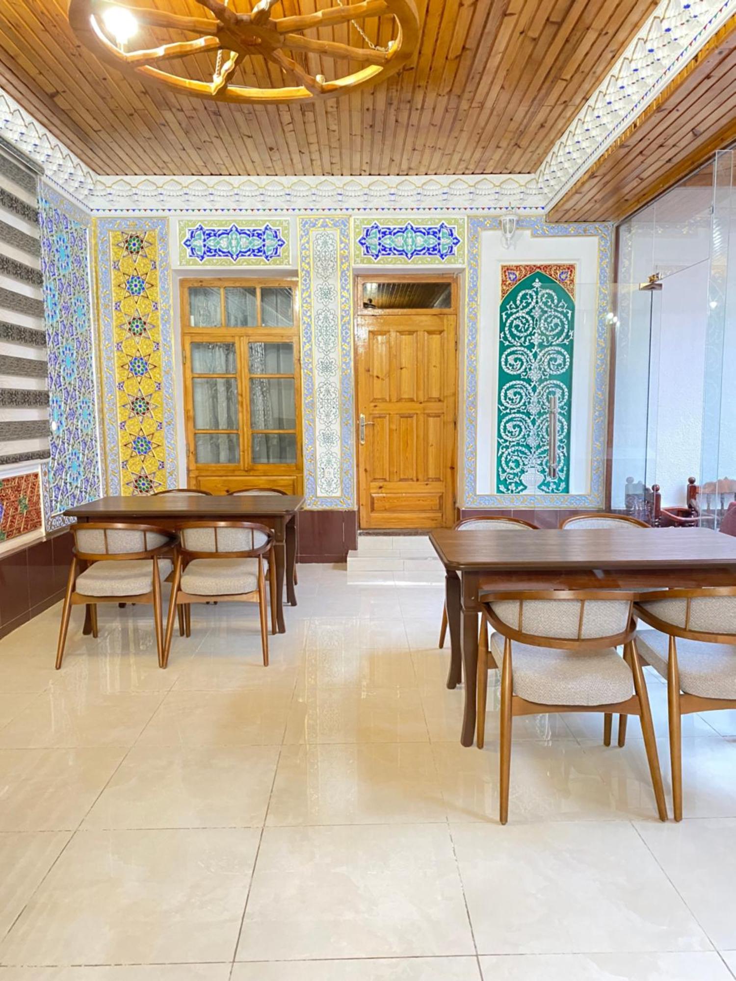 בוקורו Antique Hotel In Old Town מראה חיצוני תמונה