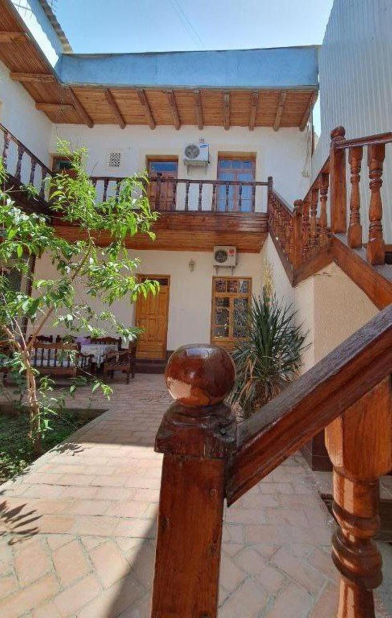 בוקורו Antique Hotel In Old Town מראה חיצוני תמונה