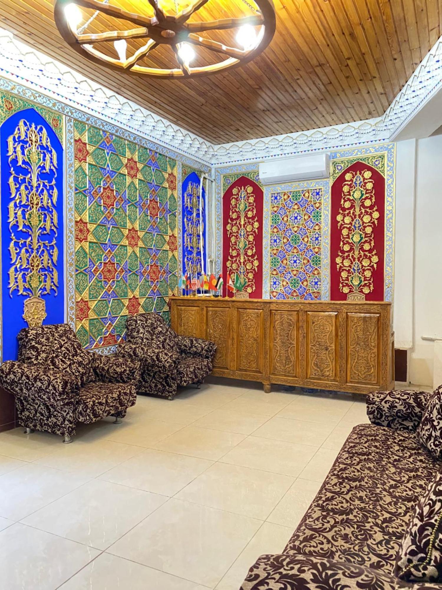 בוקורו Antique Hotel In Old Town מראה חיצוני תמונה