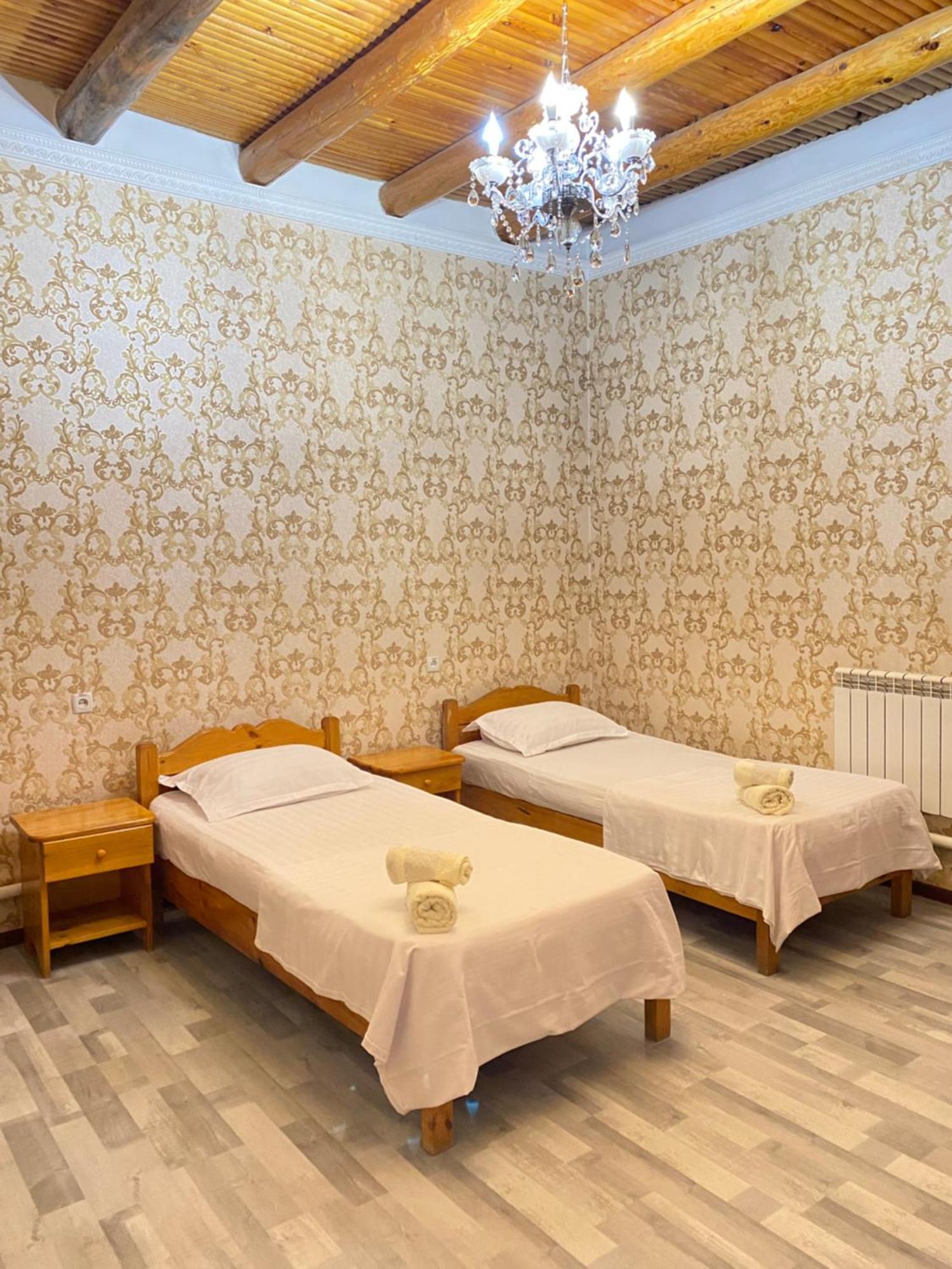 בוקורו Antique Hotel In Old Town מראה חיצוני תמונה